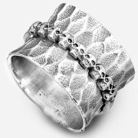 Wide Fidget Spinner Ring with skulls Sterling Silver - Boho Magic